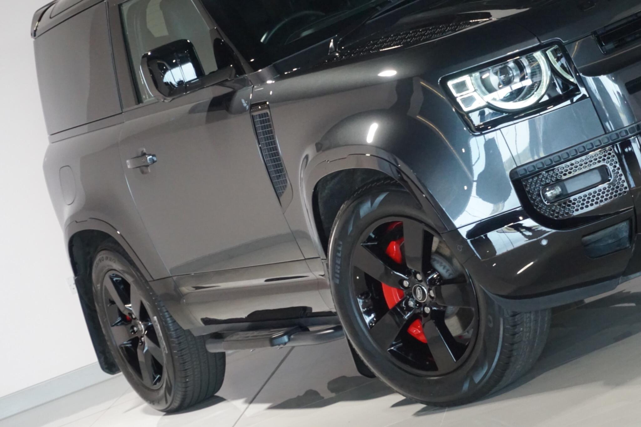 Land Rover Defender 90 3.0 D300 MHEV X-Dynamic HSE Hard Top SUV 3dr Diesel Auto 4WD SWB Euro 6 (s/s) (300 ps)